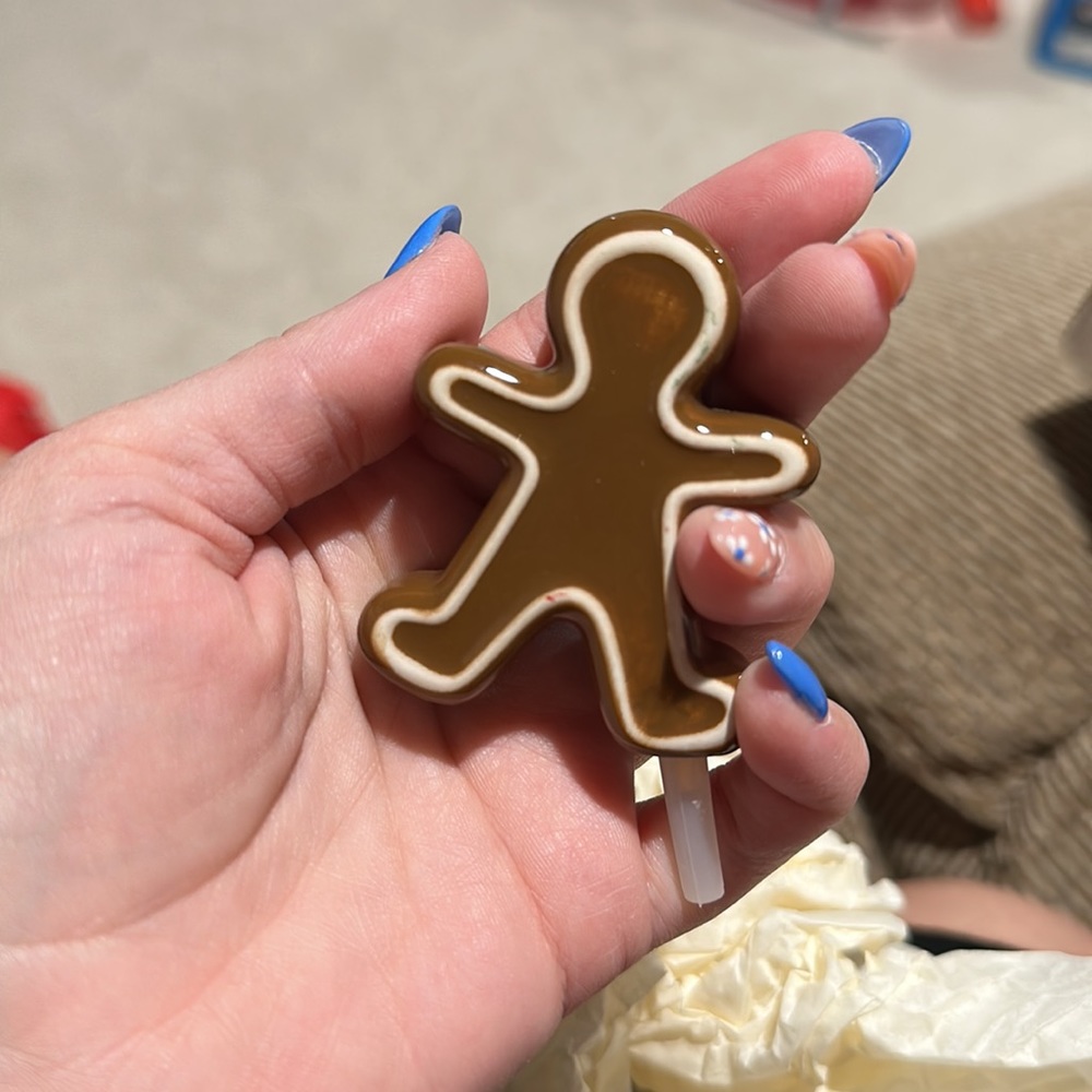 Retired Gingerbread Man - Picture 3 of 4